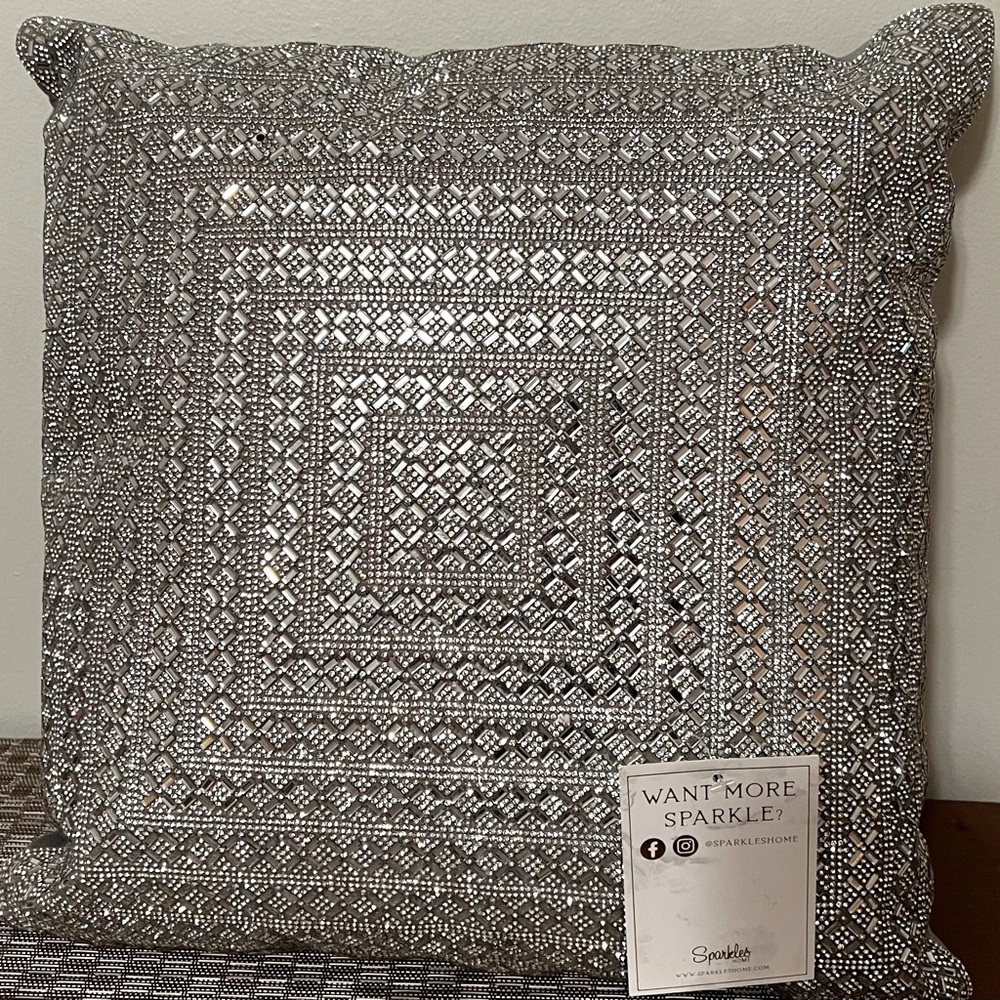 DECOR PILLOW BY SPARKLES HOME MADISON AVENUE RHINESTONE NWT SQUARE LUXURIOUS